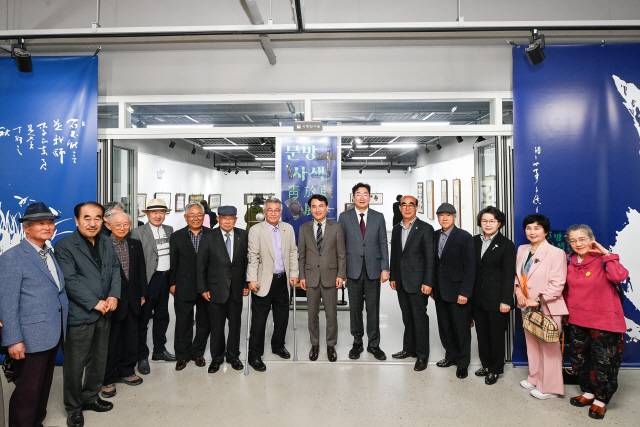 ▲ 원주전통문화교육원이 기획한 이정동 대곡고미술연구소장의 소장 유물전 ‘문방사색: 청어람전’이 최근 교육원 기획전시실에서 개막했다.