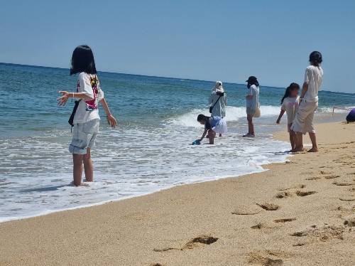 지난해 5월 때이른 더위가 찾아온 강원 강릉 경포해변의 모습/사진=뉴스1