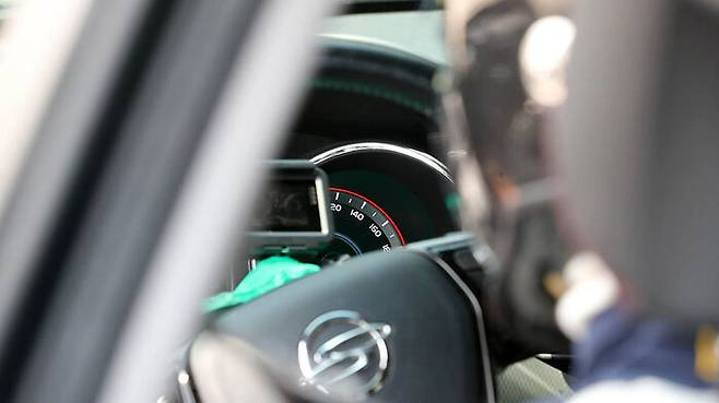 지난 2022년 12월 강릉에서 벌어진 사고와 관련해 급발진 여부를 밝힐 재연 시험이 2024년 4월 19일 오후 강릉시 회산로에서 진행됐다. (사진=연합뉴스)