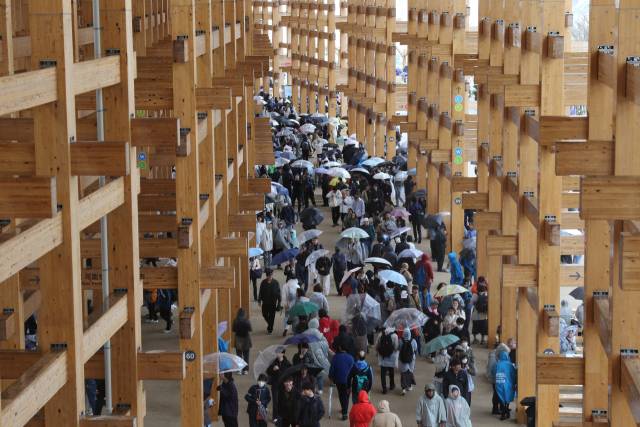 오사카 엑스포 내 목조 ‘그랜드 링’ 모습. 연합뉴스