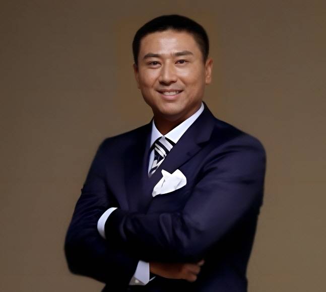 SSG가 지난 1월 퓨처스 감독으로 선임된 뒤 자진사임했던 박정태 전 감독을 퓨처스 고문으로 선임한 것이 밝혀졌다. /사진=SSG 랜더스 제공