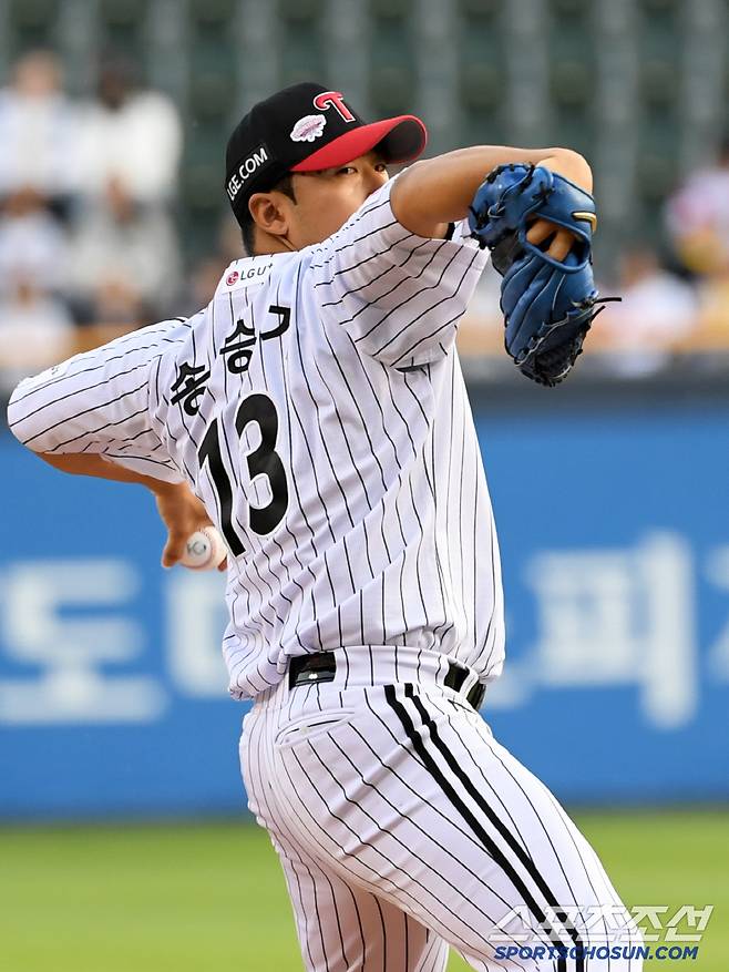 14일 잠실구장에서 열린 LG 트윈스와 키움 히어로즈의 경기. LG 송승기가 역투하고 있다. 잠실=박재만 기자 pjm@sportschosun.com/2025.05.14/