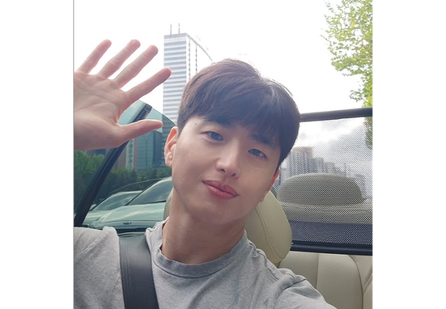 소재원 작가가 이혼한 사실을 고백했다. 소재원 SNS