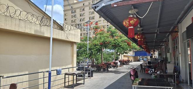 캄보디아에서 중국계 조직이 운영하는 한 범죄단지. 이곳에서 한국인 20여명이 보이스피싱 범행을 벌이고 있다./사진=독자 제공