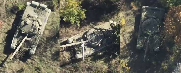 우크라이나군 드론으로 항공 촬영된 러시아의 짝퉁 T-72 탱크들. 자료사진