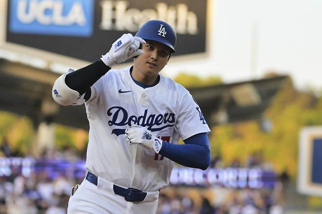 <yonhap photo-4758=""> 오타니가 15일 오클랜드전 1회 말 첫 타석부터 홈런을 쳤다. 시즌 13호 홈런을 기록하며 내셔널리그 이 부문 3위가 됐다. (AP Photo/Jayne Kamin-Oncea)/2025-05-15 11:29:25/ <저작권자 ⓒ 1980-2025 ㈜연합뉴스. 무단 전재 재배포 금지, AI 학습 및 활용 금지></yonhap>