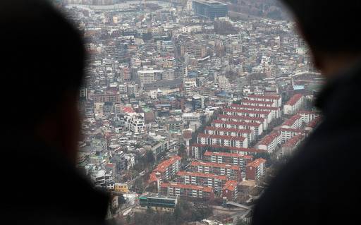 서울 남산타워에서 바라본 시내 빌라 밀집 지역 모습. 연합뉴스