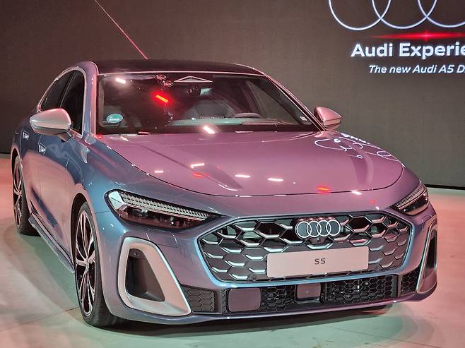 '더 뉴 아우디 A5 프리뷰'에서 공개된 더뉴 A5 S5./사진=도다솔 기자
