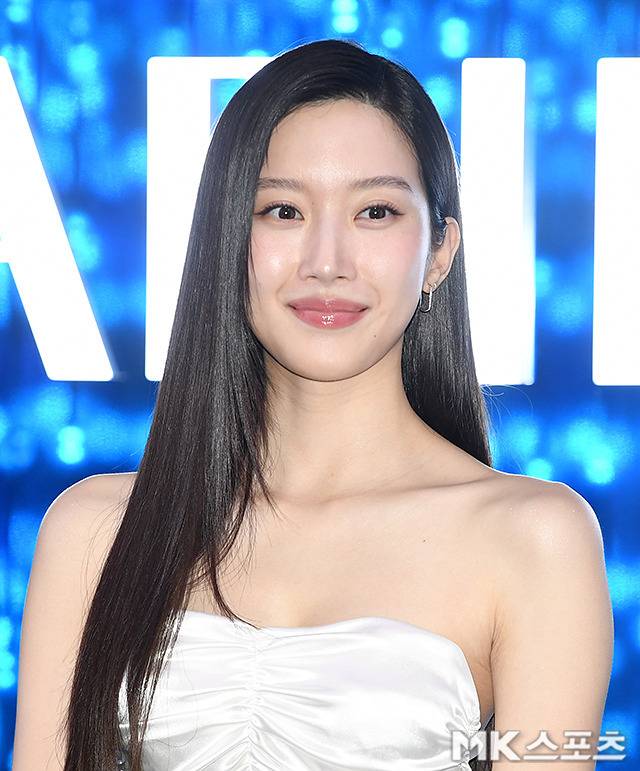 문가영은 군더더기 없는 완벽한 패션 감각으로 시선을 사로잡았다. 사진=천정환 기자