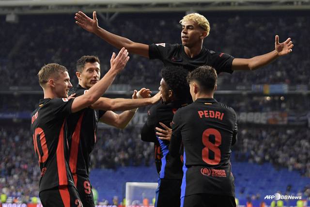 기뻐하는 바르셀로나 선수단. /AFPBBNews=뉴스1