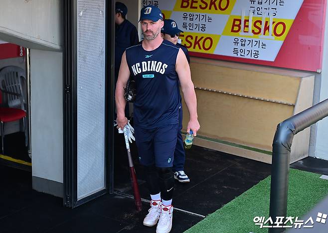 NC 내야수 데이비슨은 16일 울산문수야구장에서 열릴 예정이던(우천 취소) '2025 신한 SOL Bank KBO 리그' 키움과 주말 3연전 첫 번째 경기를 앞두고 왼쪽 햄스트링 부상으로 1군 엔트리에서 빠졌다. 엑스포츠뉴스 DB