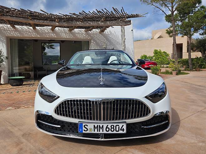 메르세데스-벤츠 마이바흐 SL680 모노그램. /권유정 기자