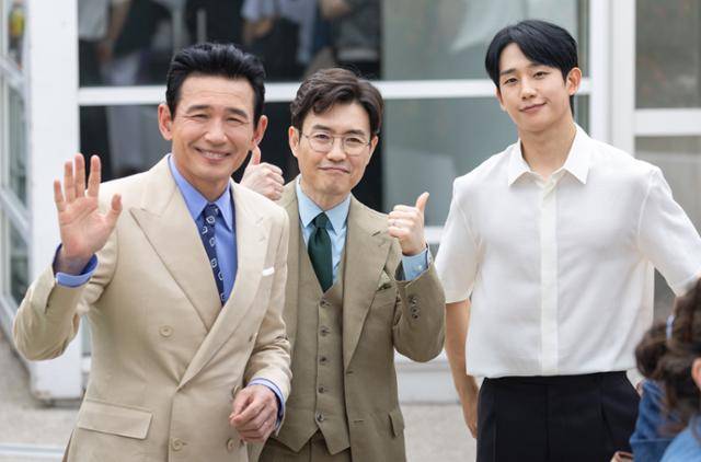 황정민 류승완 정해인은 '베테랑2'를 통해 칸국제영화제를 찾은 바 있다. 이 작품은 미드나잇 스크리닝 부분이 초청됐다. 뉴스1