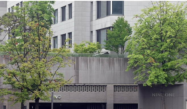 국토교통부 실거래가 공개시스템에 따르면 서울 용산구 한남동의 ‘나인원한남’ 전용면적 273㎡가 250억원에 거래되며 올해 최고가 거래 기록을 갈아치웠다. 사진은 지난 16일 나인원한남 모습. 연합뉴스