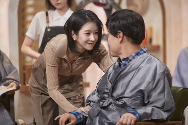 가스라이팅 의혹으로 활동을 중단했던 서예지도 SNL 코리아에 등장했지만 대중의 반응은 엇갈린다. 쿠팡플레이 제공