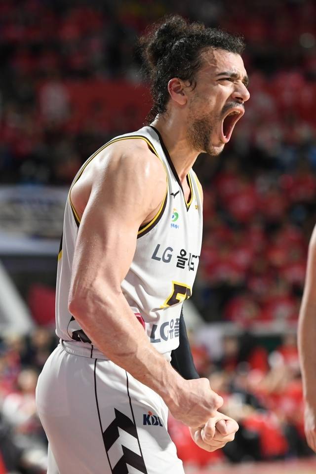 아셈 마레이는 우승을 이끌 수 없는 외국선수라는 저평가를 스스로 극복했다. 사진=KBL 제공