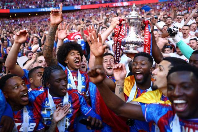 FA컵 우승을 차지한 후 환호하는 크리스털 팰리스 선수들. 로이터연합뉴스