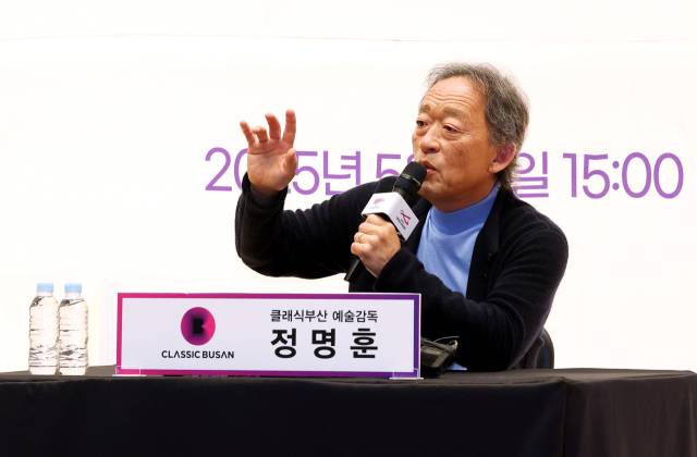 이탈리아 밀라노 라 스칼라 극장 차기 음악감독으로 선임된 클래식부산 정명훈 예술감독이 19일 부산 부산진구 부산콘서트홀에서 기자회견을 하고 있다. 정종회 기자 jjh@
