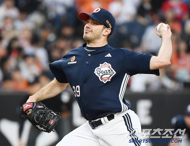 14일 대전 한화생명볼파크에서 열린 두산-한화전. 두산 선발투수 잭로그가 투구하고 있다. 대전=정재근 기자 cjg@sportschosun.com/2025..5.14/