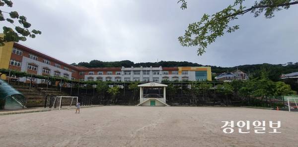 수원 남창초등학교 전경. /경인일보DB