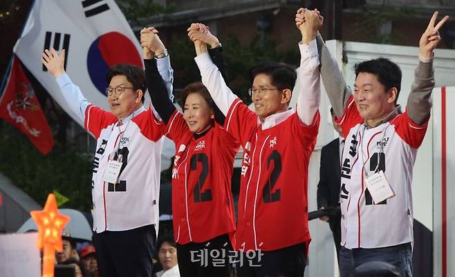 김문수 국민의힘 대선 후보가 19일 오후 서울 중구 서울역 광장 유세에서 지지를 호소하고 있다. ⓒ데일리안 방규현 기자