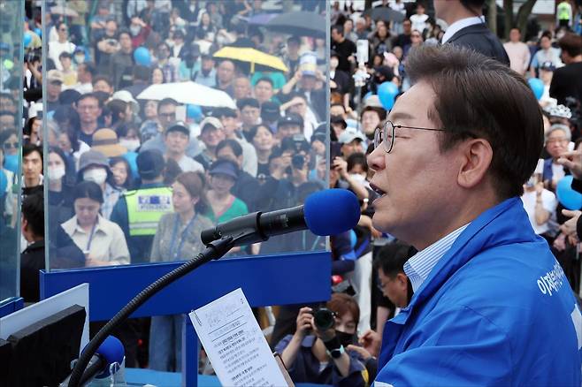 이재명 더불어민주당 대선 후보가 20일 오후 경기도 고양시 일산동구 일산문화공원에서 열린 선거유세에서 지지를 호소하고 있다. 이훈구 기자 ufo@donga.com