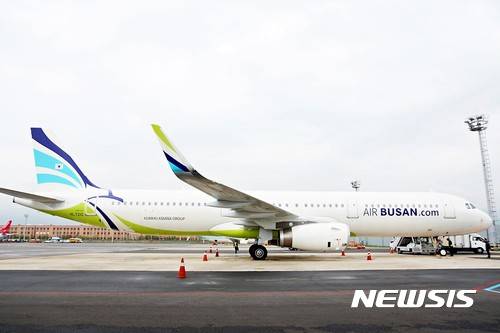 【울산=뉴시스】조현철 기자 = 에어부산(사장 한태근)은 오는 30일 울산공항 신규 취항을 앞두고 항공권 판매에 들어간다고 24일 밝혔다. 2017.10.24. (사진=에어부산 제공) photo@newsis.com