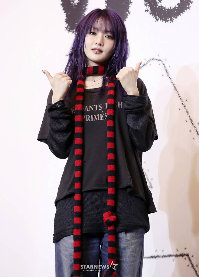 아이들(i-dle)' 민니가 19일 오후 서울 강남구 조선 팰리스 서울 강남에서 열린 미니 8집 앨범 '위 아(We are)' 발매 기념 기자간담회에서 포즈를 취하고 있다. 전원 재계약 이후 발매하는 여덟 번째 미니앨범 'We are'는 기존 '(G)I-DLE' 그룹명에서 '(G)'를 빼고 리브랜딩에 나서며 더욱 한계 없는 음악과 콘셉트를 선보일 예정이다. /2025.05.19 /사진=김휘선 hwijpg@