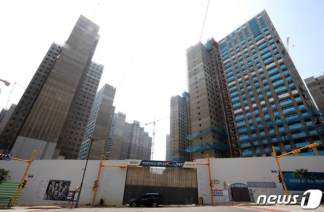 GS건설이 재시공을 밝힌 인천 검단신도시 아파트의 모습. /뉴스1 ⓒ News1 정진욱 기자