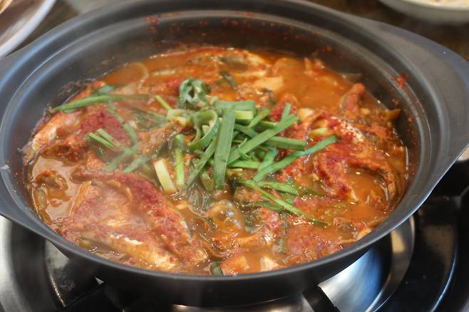 죽방렴 멸치쌈밥./김준