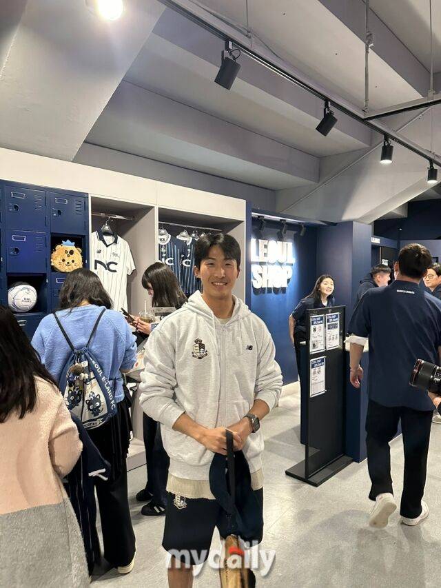 서울 이랜드 공식 오프라인 스토어 'LEOUL SHOP'./목동종합운동장=노찬혁 기자