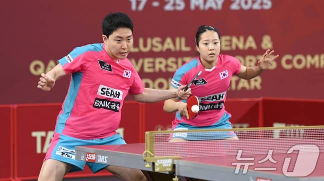 혼합복식의 임종훈(왼쪽)-신유빈 조. /사진=뉴스1