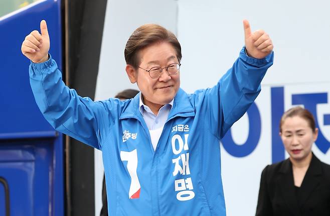 더불어민주당 이재명 대선후보가 21일 인천 남동구 구월 로데오광장에서 열린 집중유세에서 지지를 호소하고 있다./ 남강호 기자