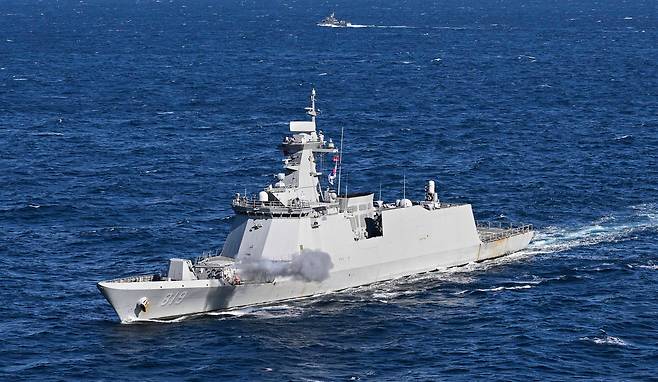 지난 1월 대구급 호위함인 경남함이 해군의 전 해역 해상훈련에 참가했다. /해군 제공