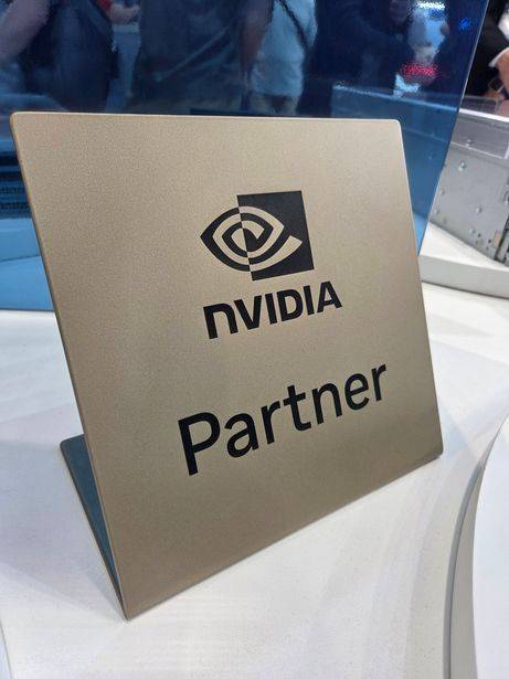 대만 타이베이에서 열린 컴퓨텍스 2025 전시관 곳곳에서 '엔비디아'와의 파트너사임을 강조하는 문패들을 볼 수 있다.ⓒ임채현 기자