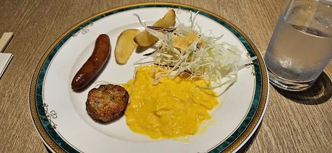 7fed8273b58769f251ef81e74f8274734a62c49635ae21561907e84d52e479ec