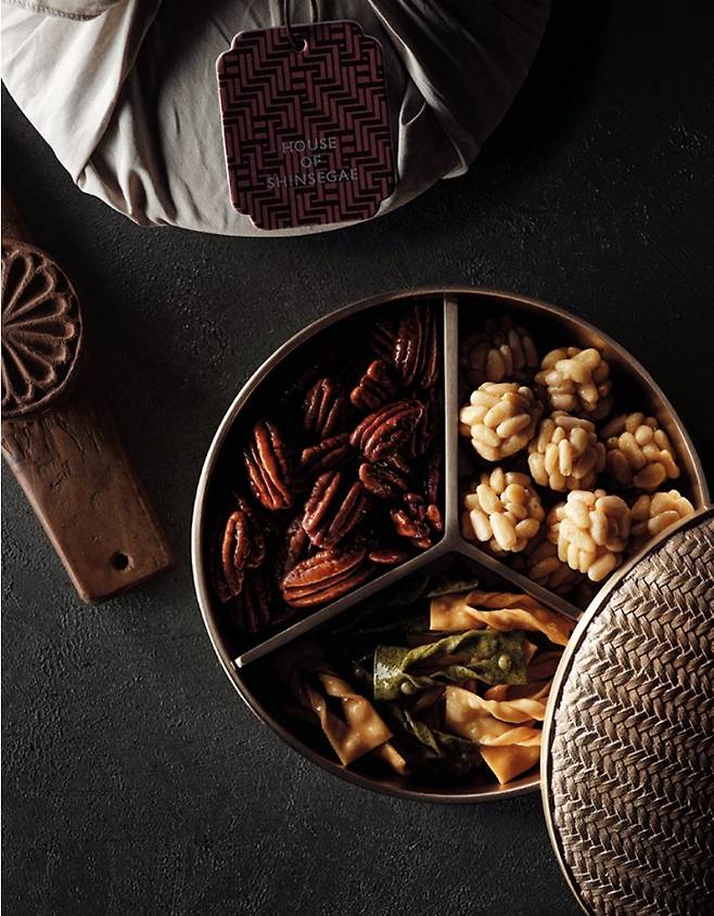 하우스오브신세계 디저트살롱 유기합 한과 세트. 신세계백화점