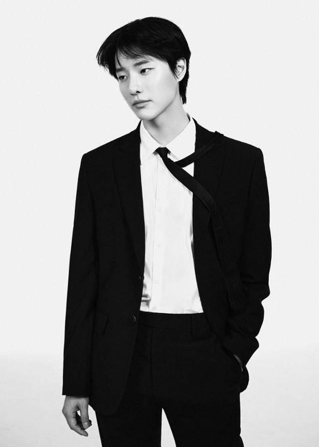 가수 우즈. 이담엔터테인먼트 제공