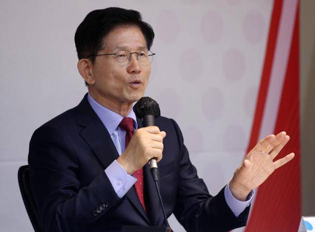 김문수 국민의힘 대선 후보가 22일 서울 용산구 한국여성단체협의회에서 열린 여성정책 협약식에서 발언하고 있다. 하상윤 기자