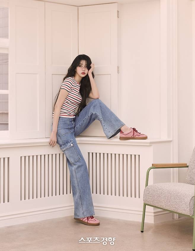 아이브 멤버 장원영. 타미 진스 제공