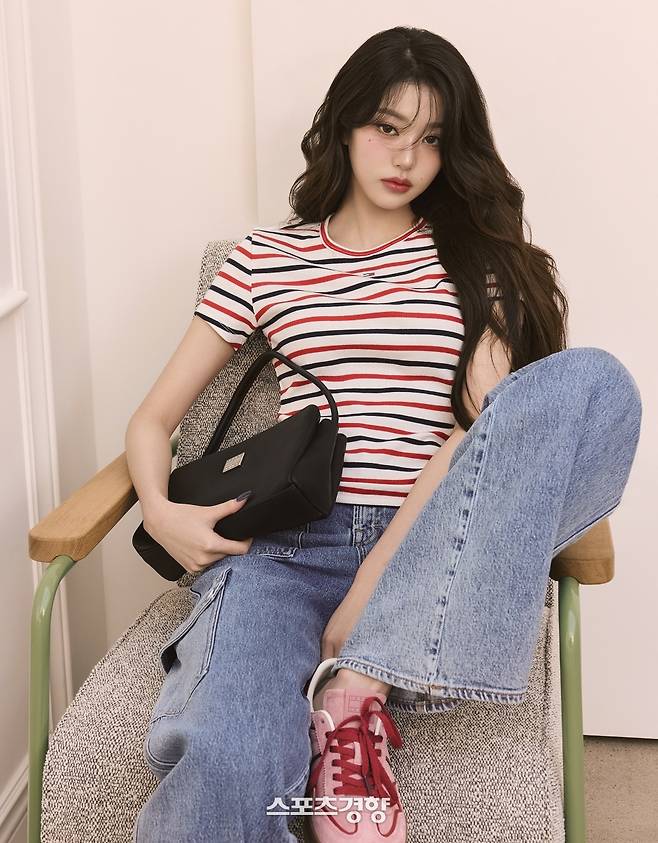 아이브 멤버 장원영. 타미 진스 제공