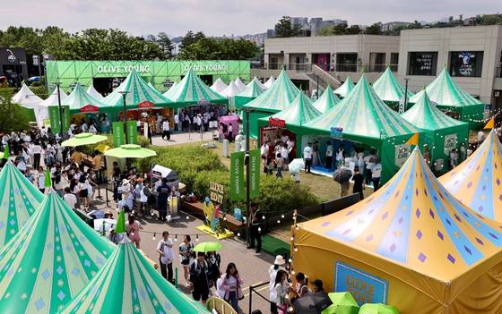 노들섬에서 역대 최대 규모로 열린 '2025 올리브영 페스타' 현장. 올리브영