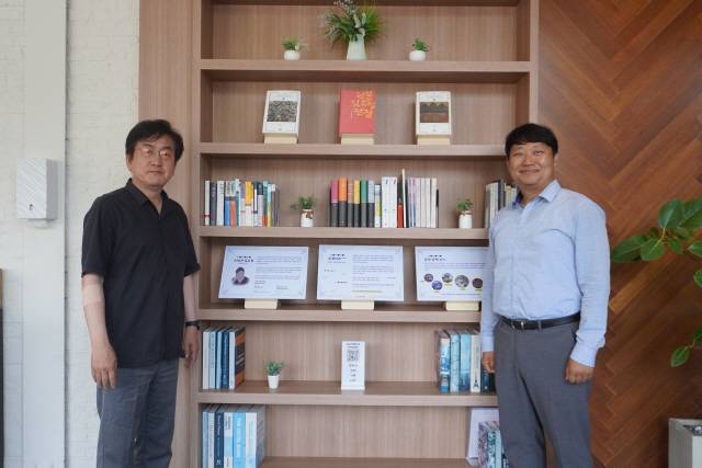 ▲ 김유정문학촌(촌장 원태경)과 강촌레일파크(대표 김찬용)가 22일 지역을 대표하는 문화 콘텐츠 홍보와 관광 활성화를 위해 협력하기로 했다.