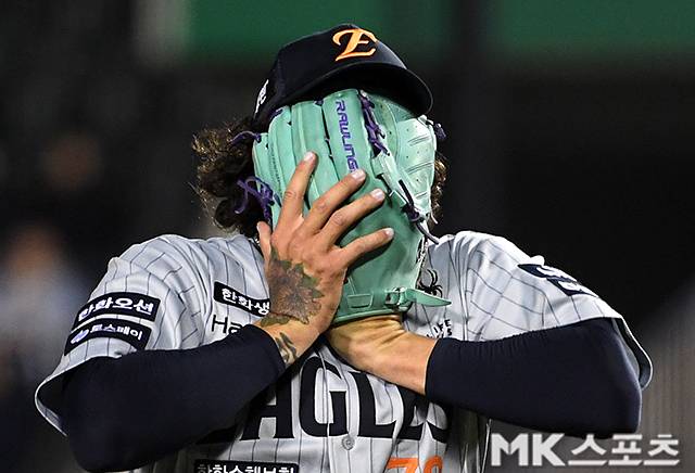 한화 폰세는 22일 울산 NC전에서 살짝 아쉬운 모습을 보였다. 사진=천정환 기자