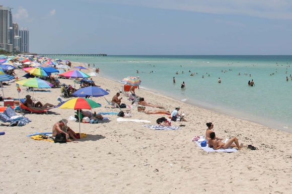 유명 누드 비치가 있는 미국 마이애미의 홀오버 해변. 홀오버 누드 비치 홈페이지 캡처