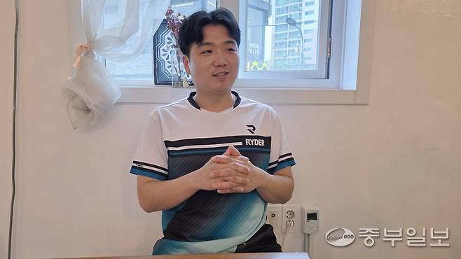 인치원 코치는 "최종 목표는 자신의 이름을 내건 배트민턴 체육관을 여는 것"이라고 밝혔다. 김민아기자