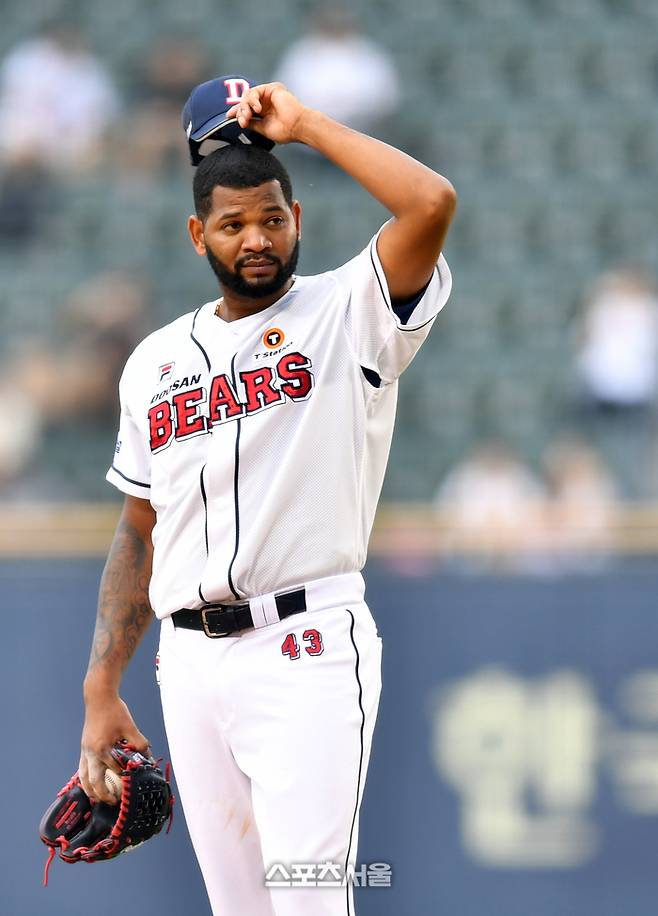 2024시즌 두산 시절 알칸타라. 사진 | 스포츠서울DB