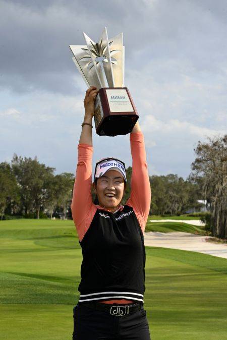 후원사가 없었던 김아림은 메디힐의 지원을 받고 개막전인 힐튼 그랜드 베케이션스 토너먼트 오브 챔피언스에서 우승했다. UPI연합뉴스