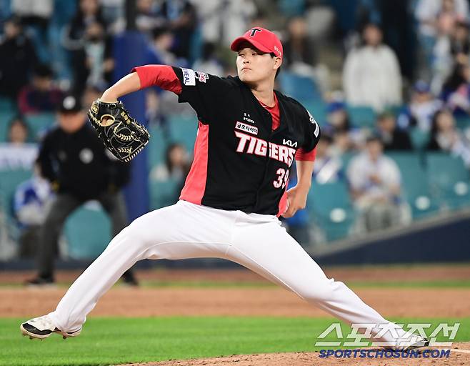 23일 대구 삼성라이온즈파크에서 열린 KBO리그 삼성과 KIA의 경기. 투구하고 있는 KIA 최지민. 대구=송정헌 기자songs@sportschosun.com/2025.05.23/