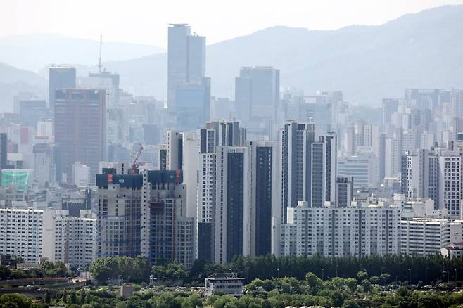 25일 서울 남산에서 바라본 서울 시내. 연합뉴스